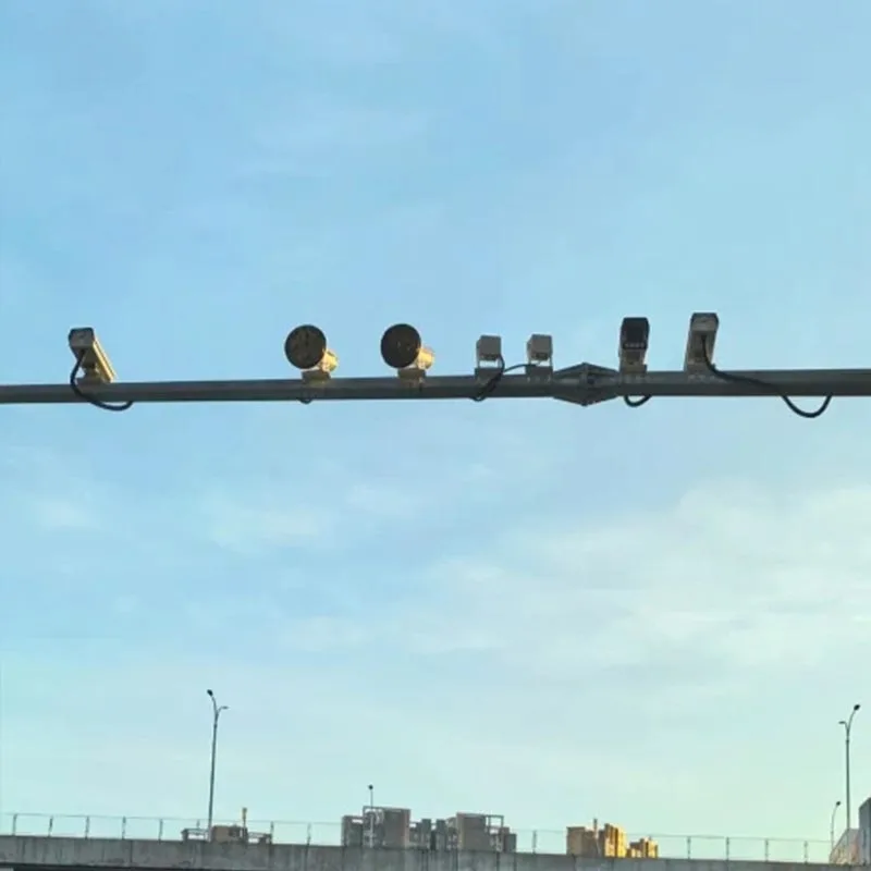 L-Shape Traffic Pole